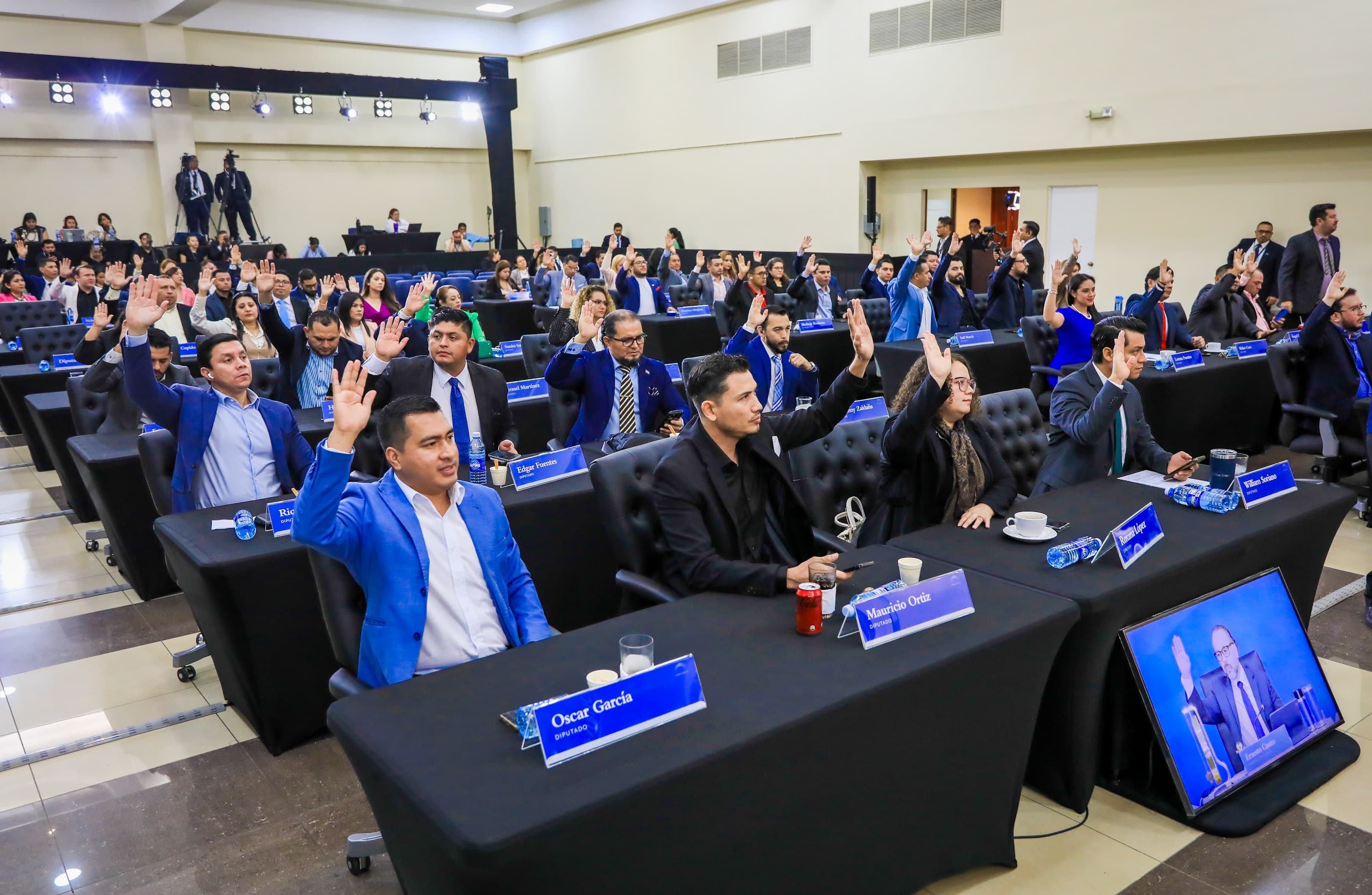 Diputados naturalizan a atletas de seis países, quienes reforzarán a las federaciones deportivas